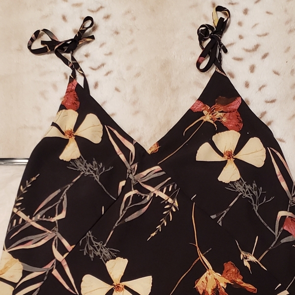 SOLD! SHEIN Tie Shoulder Blouse in Black/Red/Gold Floral Size Small NIB - Picture 8 of 15